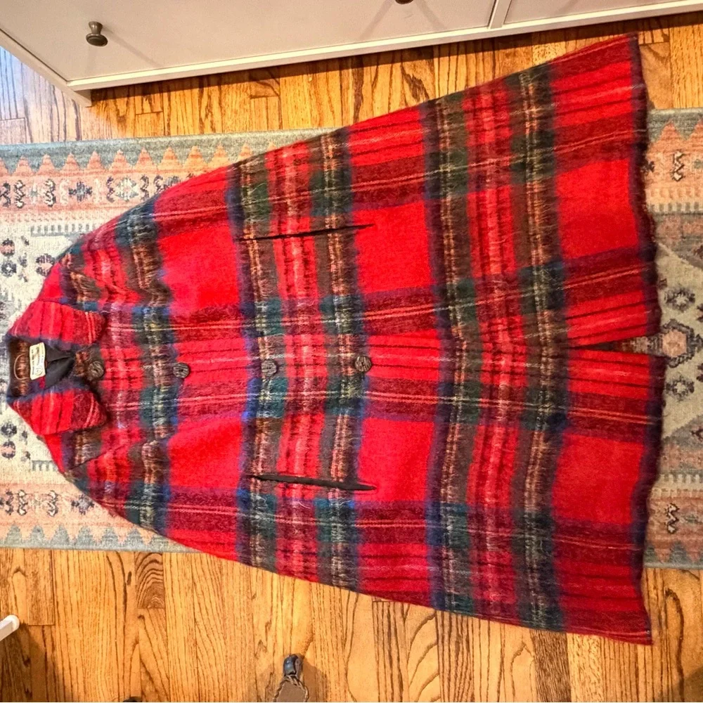 Vintage Red Plaid Women's Cape - Picture 5 of 9